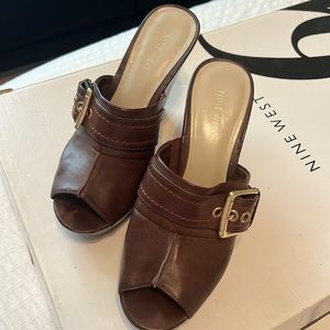 Nine West Brown Platform Clogs size 7.5/8